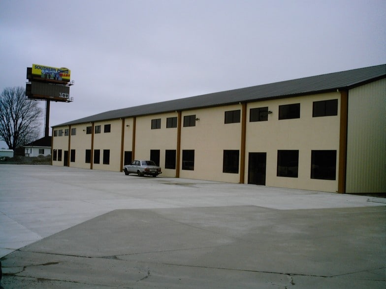 More Photos Of 4501 W Deyoung St, Marion Medical For Lease