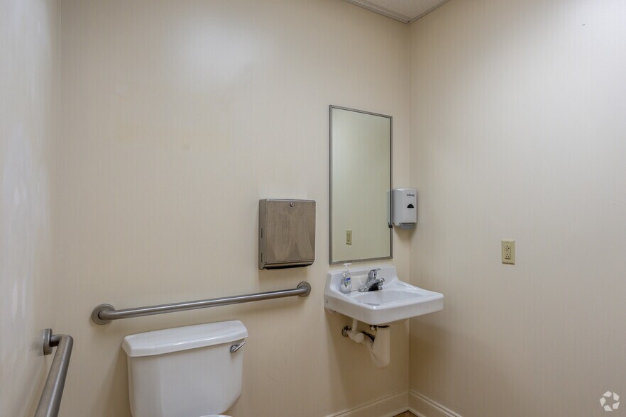 More Photos Of 2160 Commerce Dr, Monroe Storefront Retail Office For Lease