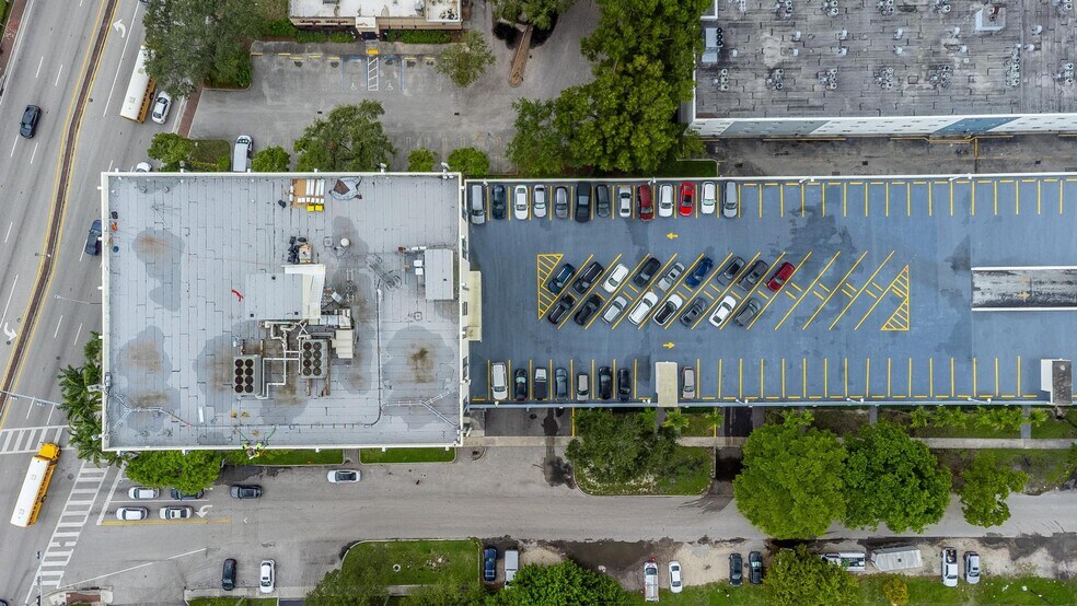 More Photos Of 12550 Biscayne Blvd, North Miami Medical For Sale