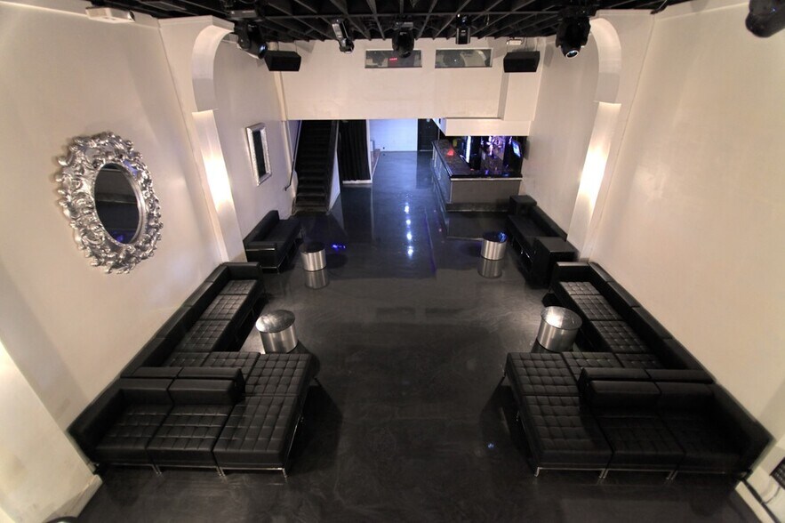 More Photos Of 912 71st St, Miami Beach Bar For Sale