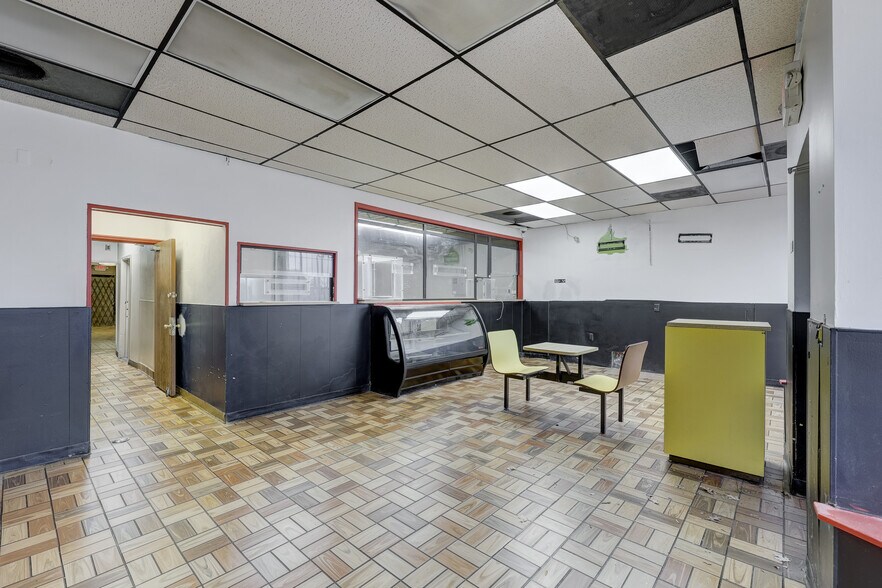 More Photos Of 21559 Grand River Ave, Detroit Storefront For Lease