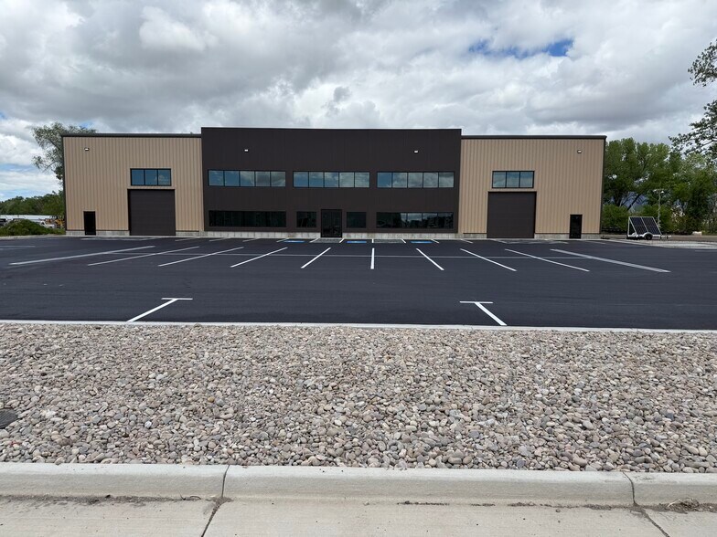 More Photos Of 1750 1700 S, West Haven Industrial For Lease