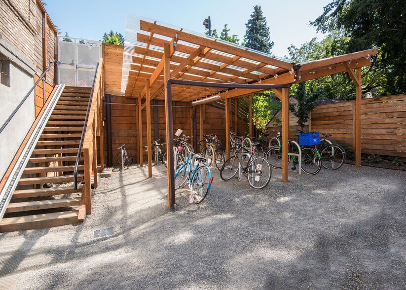 More Photos Of 1020 SE 60th Ave, Portland Apartments For Sale