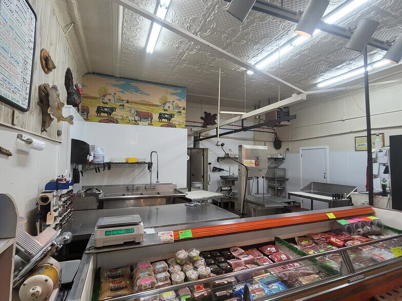 More Photos Of 153 Main St, Bowlus Convenience Store For Sale