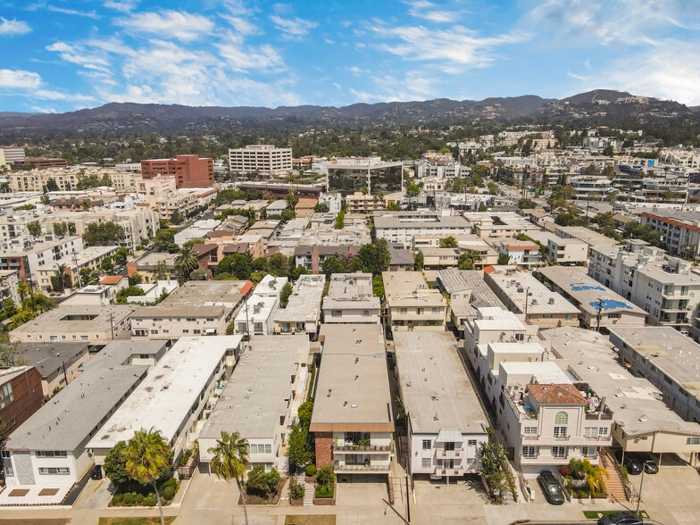 More Photos Of 11733 Mayfield Ave, Los Angeles Apartments For Sale