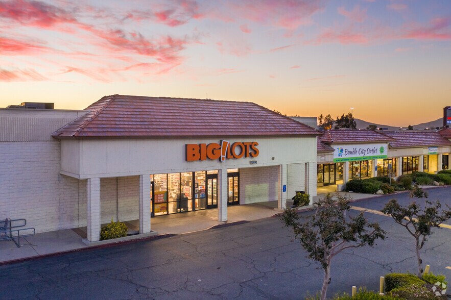 More Photos Of 17009 Valley Blvd, Fontana Unknown For Lease