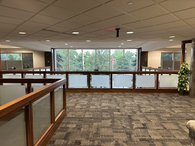 More Photos Of 8330 Allison Pointe Trl, Indianapolis Office For Lease