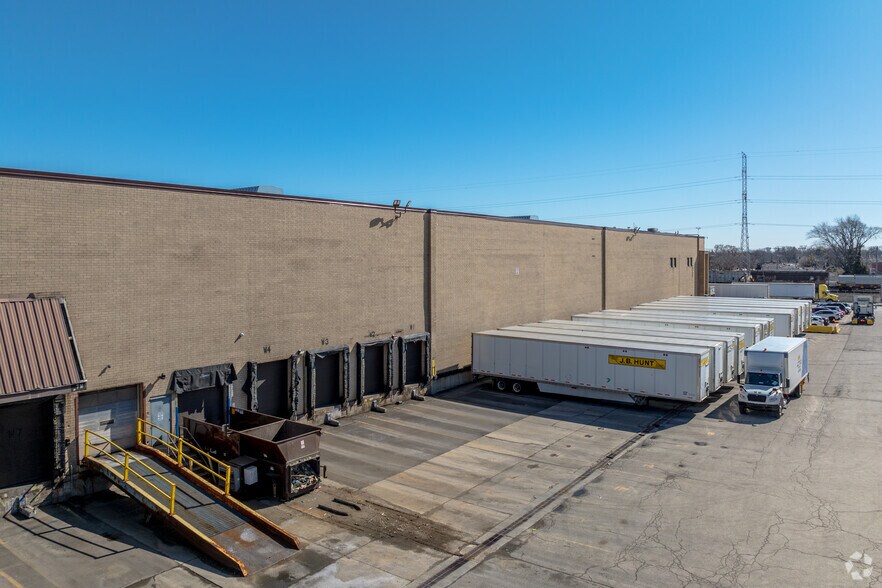 More Photos Of 5000 Proviso Dr, Melrose Park Distribution For Lease