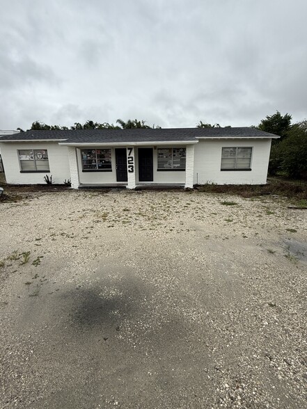 Primary Photo Of 723 Executive Dr, Winter Park Office For Lease