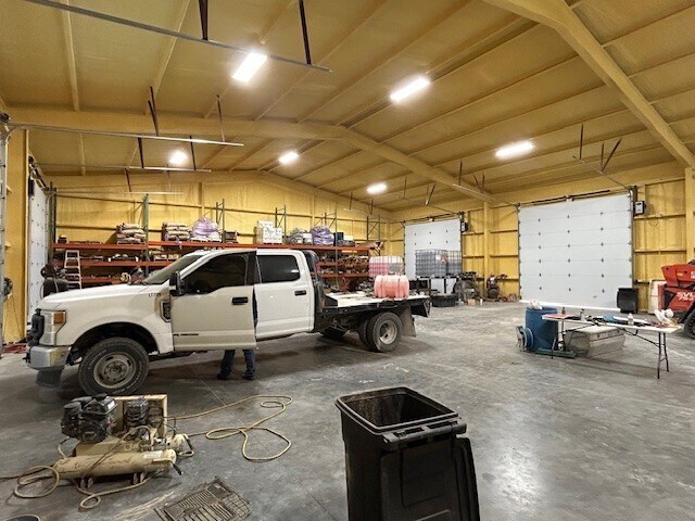More Photos Of 2307 Stafford Blvd, Pecos Industrial For Lease