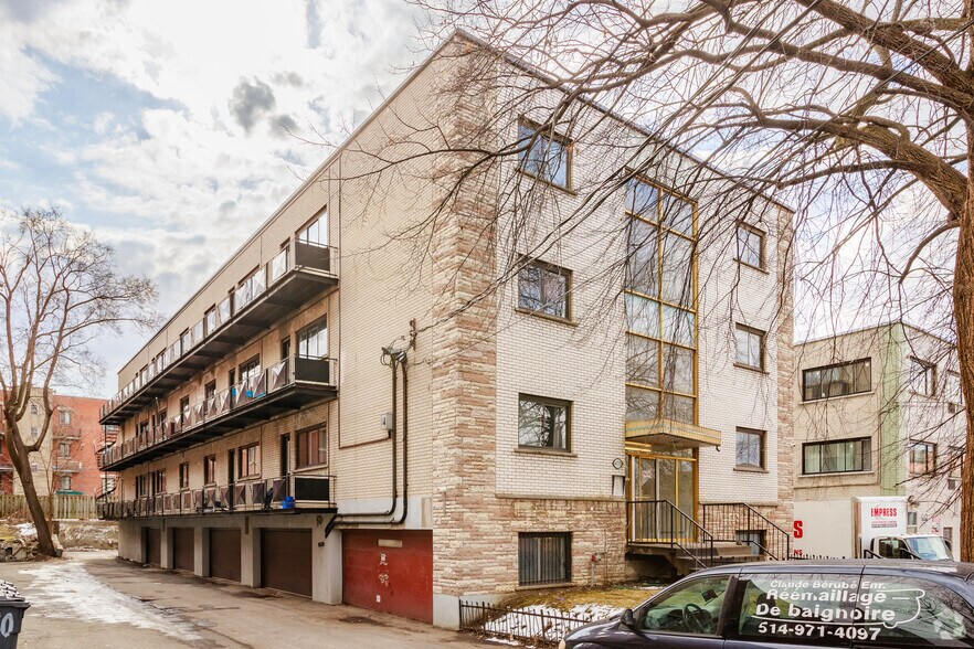 Primary Photo Of 4770 Av Dupuis, Montréal Apartments For Sale