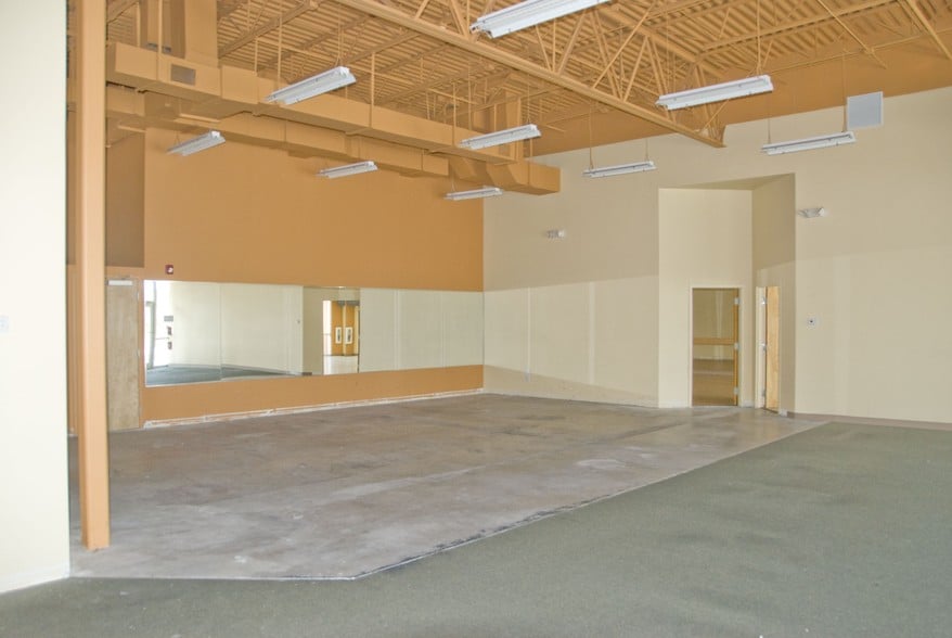 More Photos Of 10169 Tamiami Trl, Punta Gorda Freestanding For Lease