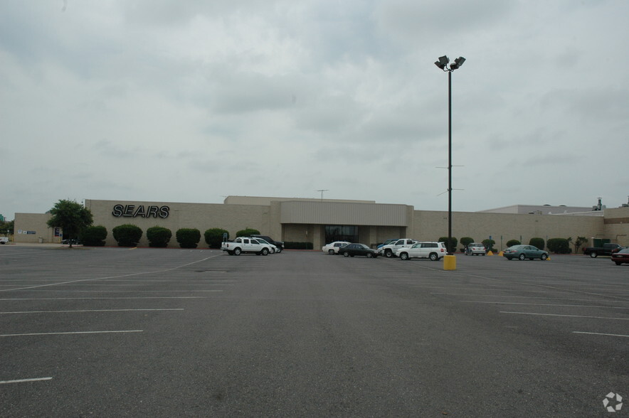 Primary Photo Of 2950 E Texas St, Bossier City Storefront Retail Residential For Sale