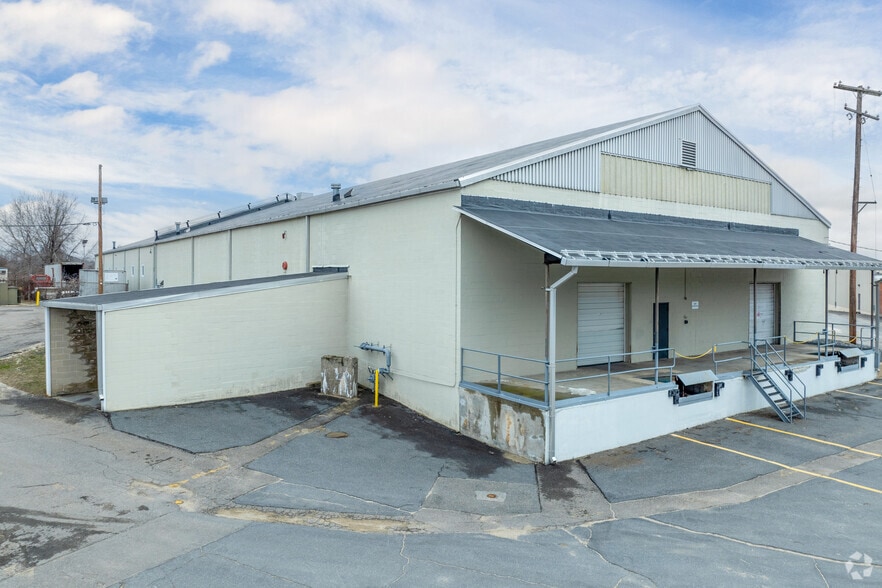 More Photos Of 471 Lancaster St, Leominster Warehouse For Lease