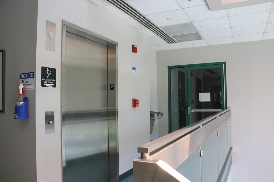 More Photos Of 40 Industrial Way E, Eatontown Office For Sale