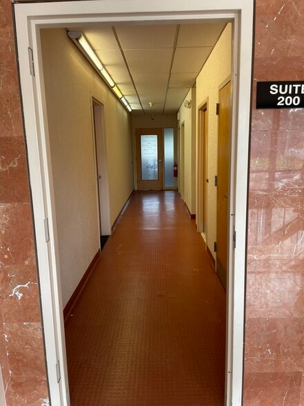 More Photos Of 1735 Central Ave, Albany Office For Sale