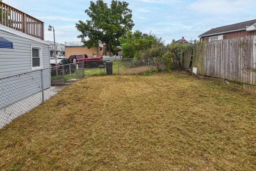 More Photos Of 15 Sollers Point Rd, Dundalk Multifamily For Sale