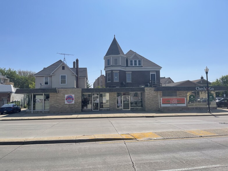 Primary Photo Of 6013-6019 Sheridan Rd, Kenosha Storefront Retail Residential For Lease