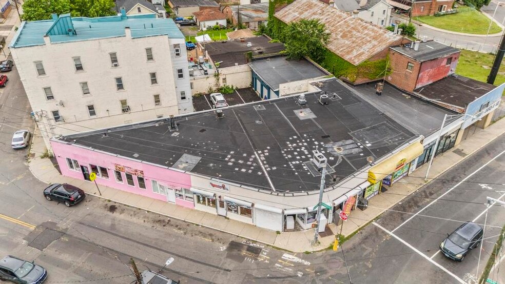 More Photos Of 868-872 Bank St, Waterbury Storefront Retail Residential For Sale