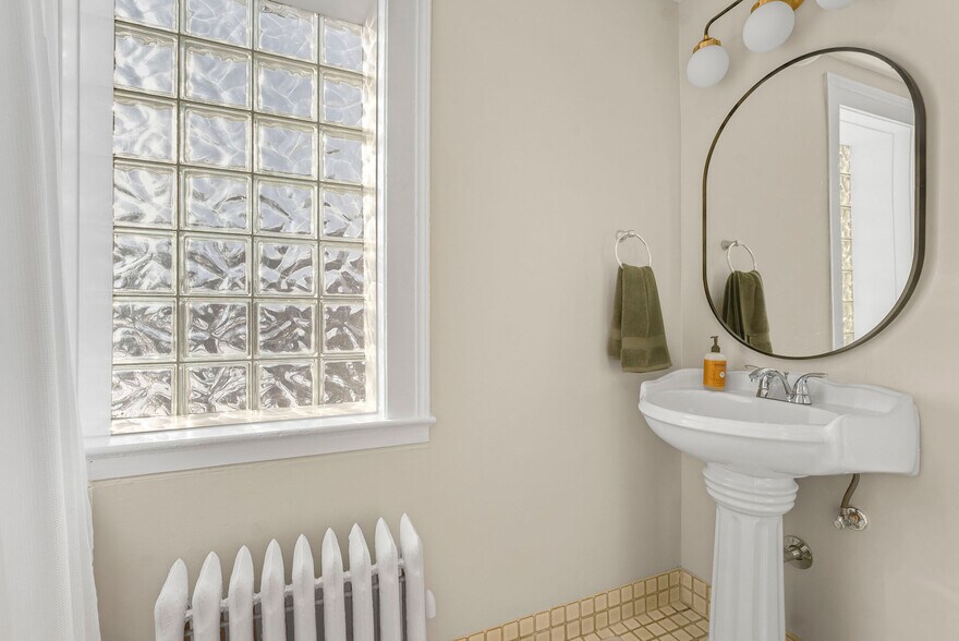 More Photos Of 2617 Euclid Heights Blvd, Cleveland Heights Apartments For Sale