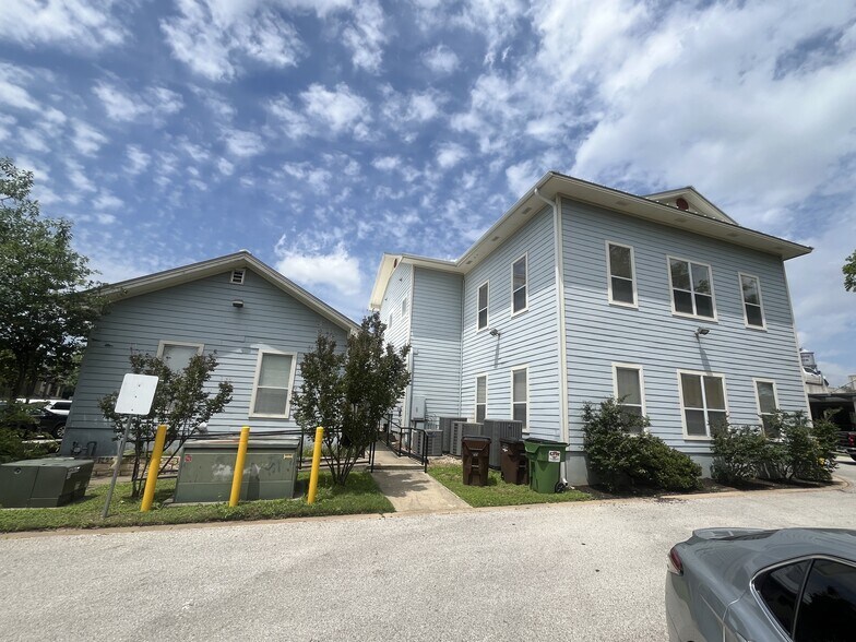More Photos Of 309 W Main St, Round Rock Office For Sale