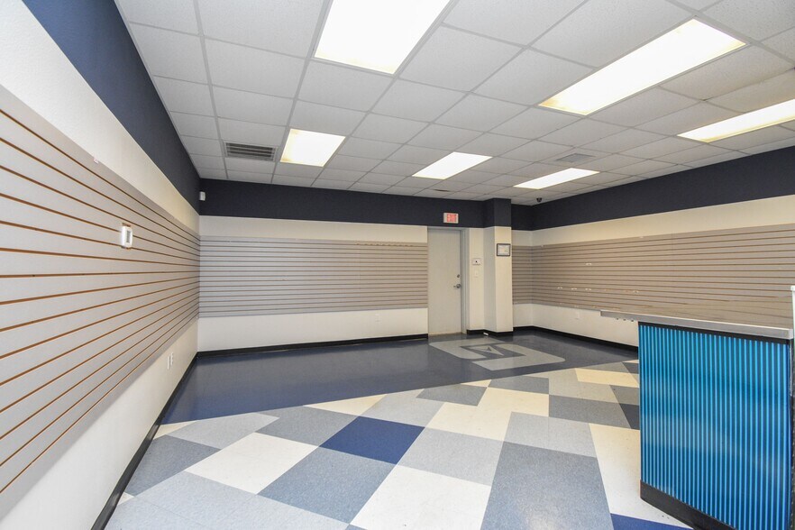 More Photos Of 512 Hartman Rd, Victoria Warehouse For Lease