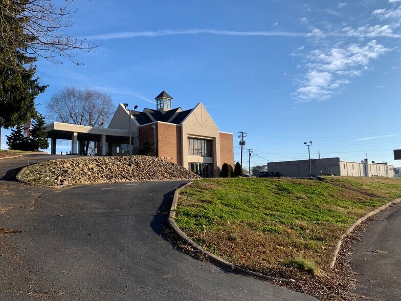 More Photos Of 10225 Chapman Hwy, Seymour Medical For Lease