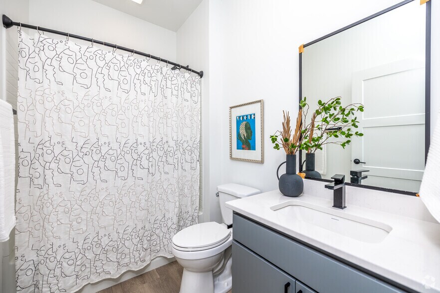 More Photos Of 1200 Keosauqua Way, Des Moines Apartments For Sale