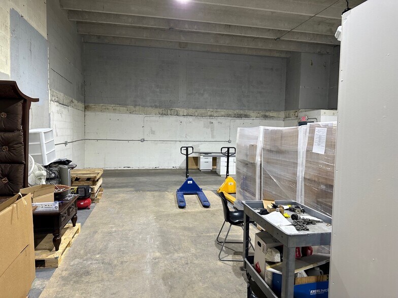 More Photos Of 2674 W 84th St, Hialeah Warehouse For Lease