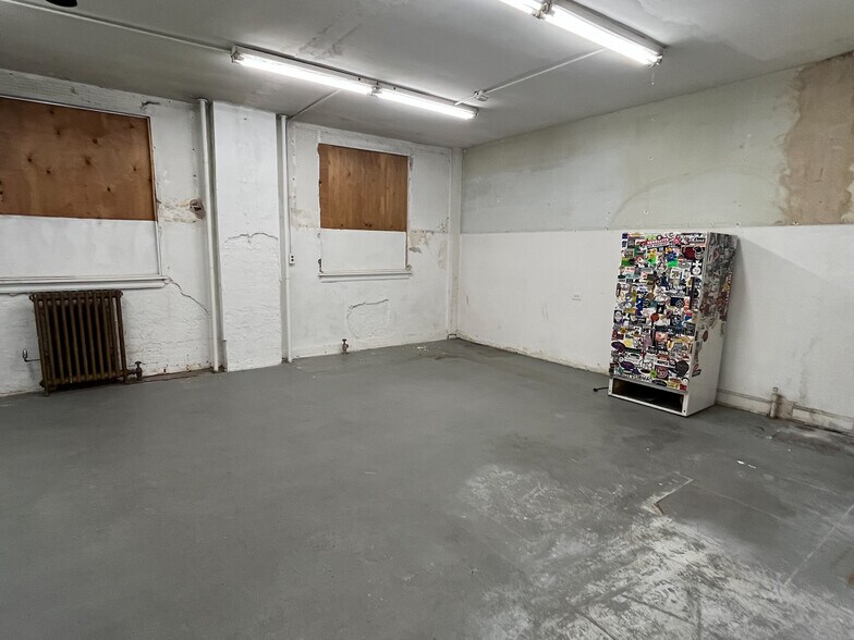 More Photos Of 15 E Iowa Ave, Denver Storefront For Lease