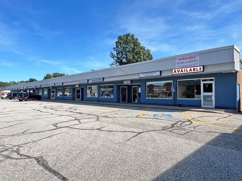 Primary Photo Of 2105-2133 W 8th St, Erie Office For Lease