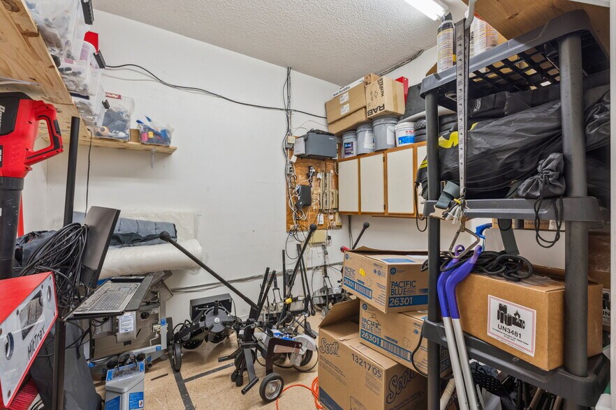 More Photos Of 320 S Tubb St, Oakland Warehouse For Sale