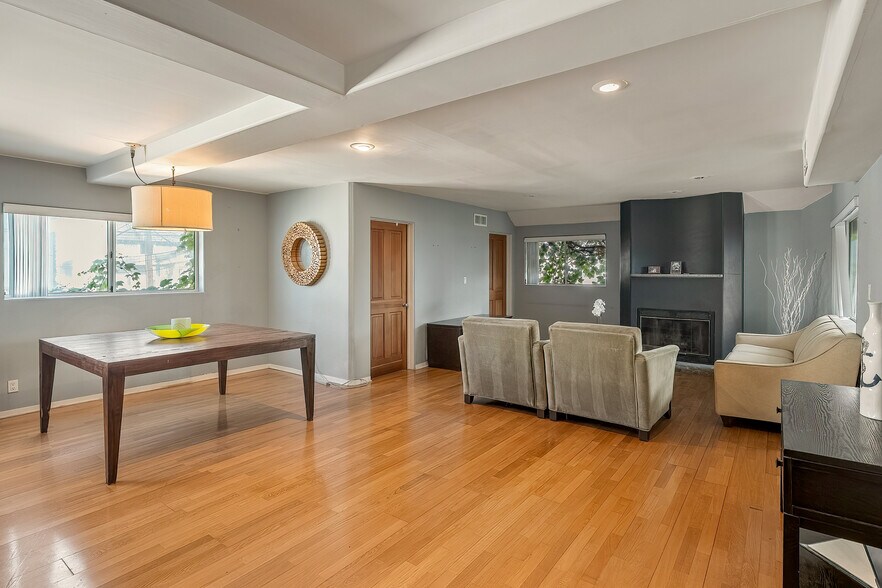 More Photos Of 3111 Ocean Front Walk, Marina Del Rey Apartments For Sale