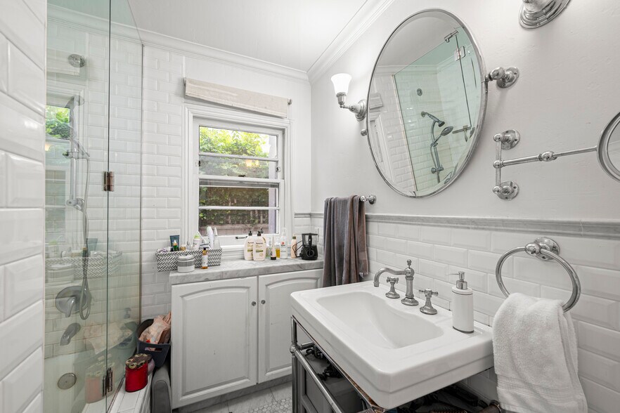 More Photos Of 112-20 E Redwood St, San Diego Apartments For Sale