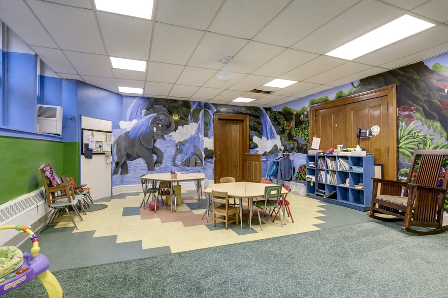 More Photos Of 217 Mackubin St, Saint Paul Religious Facility For Sale