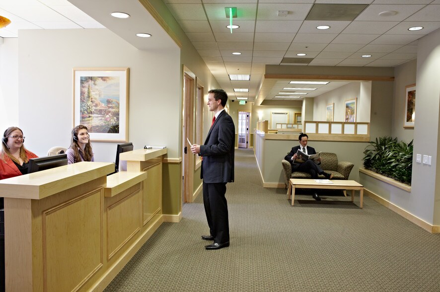 More Photos Of 100 Pine St, San Francisco Office For Lease