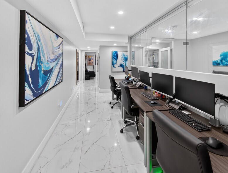 More Photos Of 10717 Sw 104th St, Miami Office For Sale