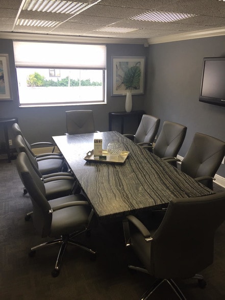 More Photos Of 2455 Hollywood Blvd, Hollywood Office For Lease