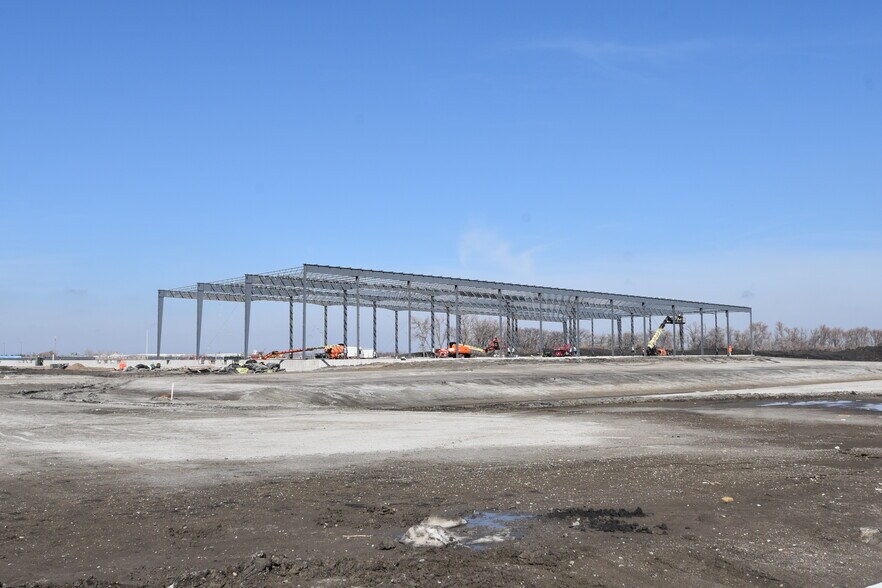 More Photos Of 3401 N 46th Ave, Fargo Industrial For Lease