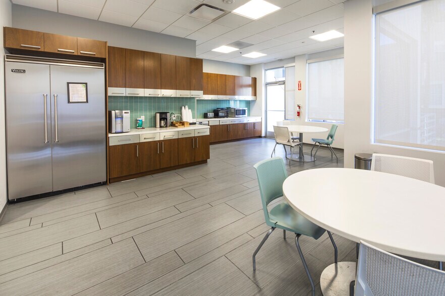 More Photos Of 610 N Hollywood Way, Burbank Office For Lease