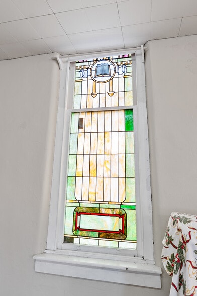 More Photos Of 729 Mason St, Milton Office For Sale