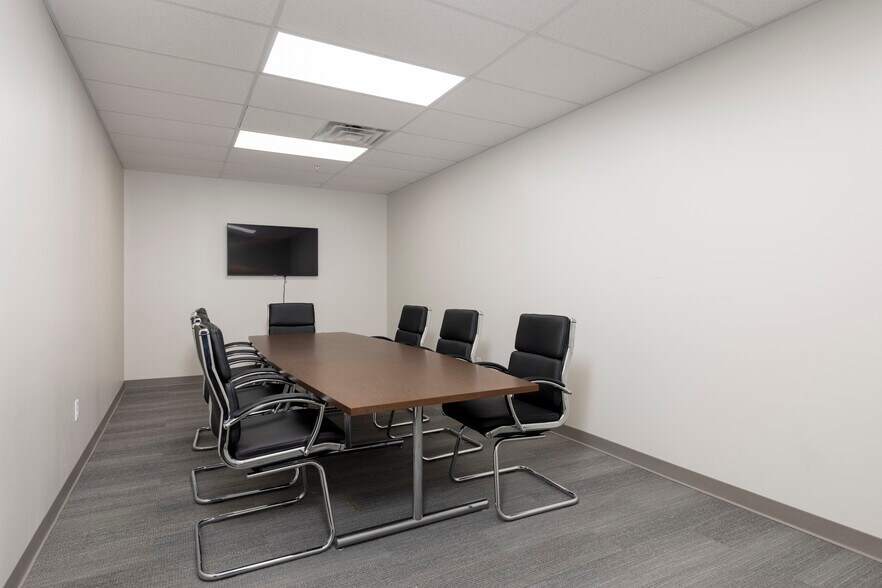 More Photos Of 40 Gardenville Pkwy W, Buffalo Office For Lease