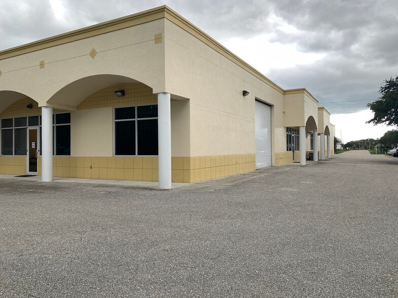 More Photos Of 17041 Alico Commerce Ct, Fort Myers Industrial For Lease