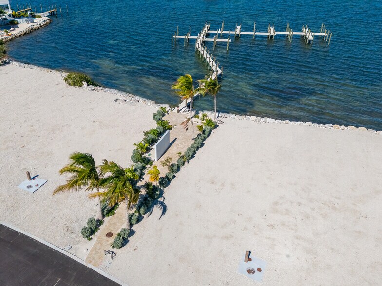 More Photos Of 990 41st St, Marathon Land For Sale