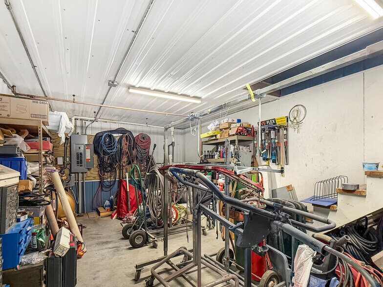 More Photos Of 2326 N Main St, Osceola Auto Repair For Sale