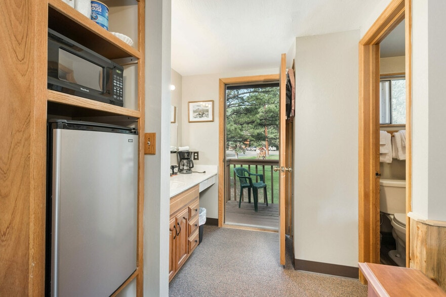 More Photos Of 1130 W Elkhorn Ave, Estes Park Hotel For Sale