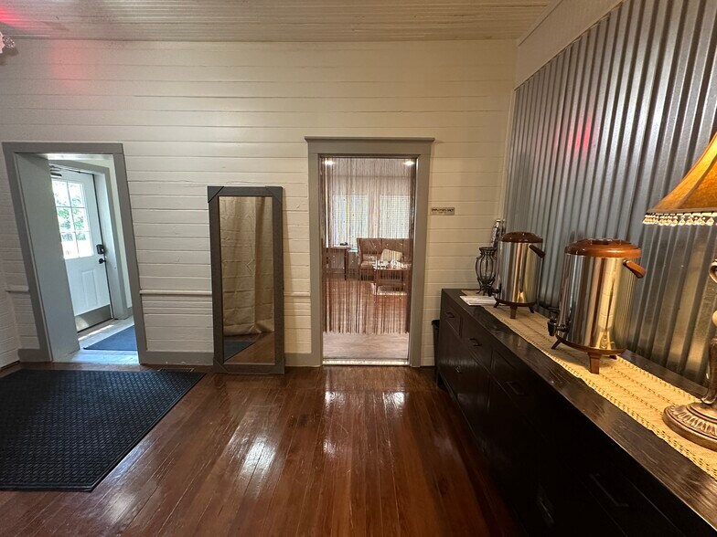 More Photos Of 1008 S Rock St, Georgetown Office Residential For Sale