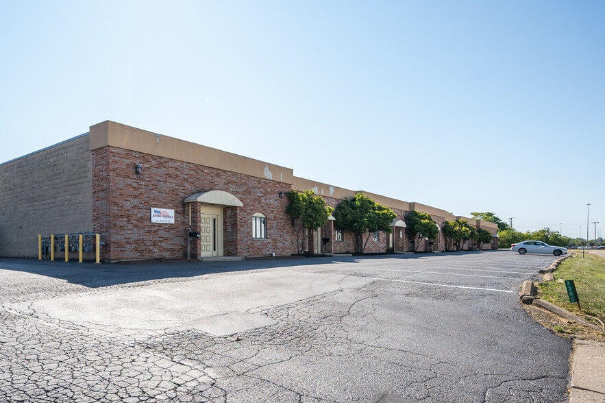 More Photos Of 3300-3312 Encrete Ln, Dayton Light Manufacturing For Lease