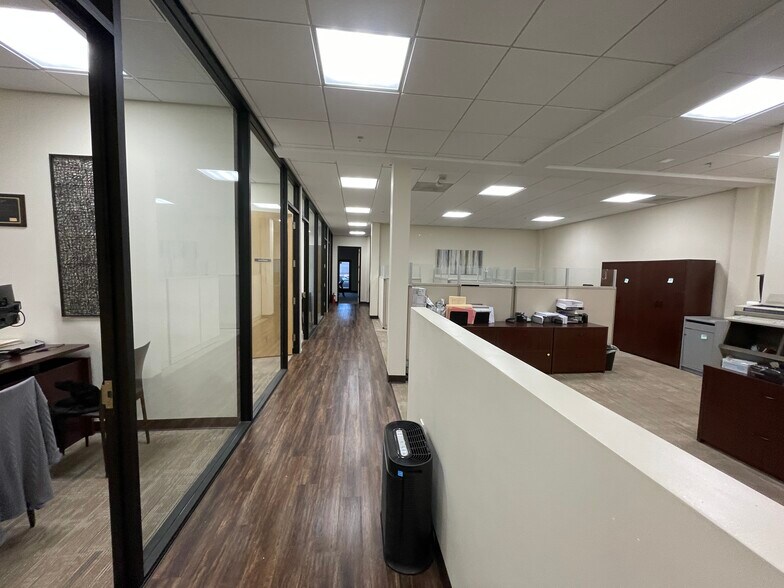 More Photos Of 918 E Green St, Pasadena Office Residential For Lease
