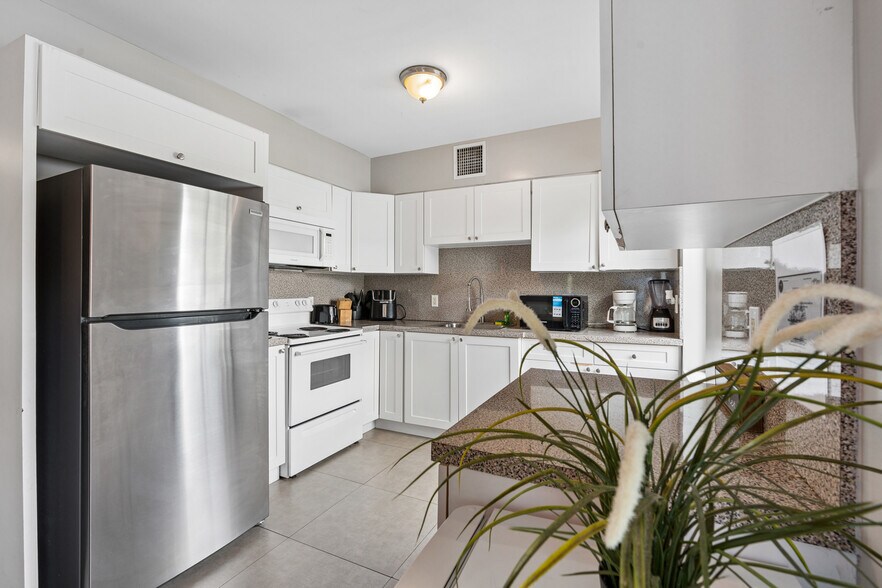 More Photos Of 435 NE 69th St, Miami Multifamily For Sale